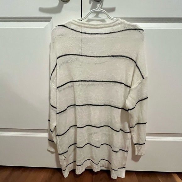 Stripped sweater with high-low hem - Picture 3 of 3